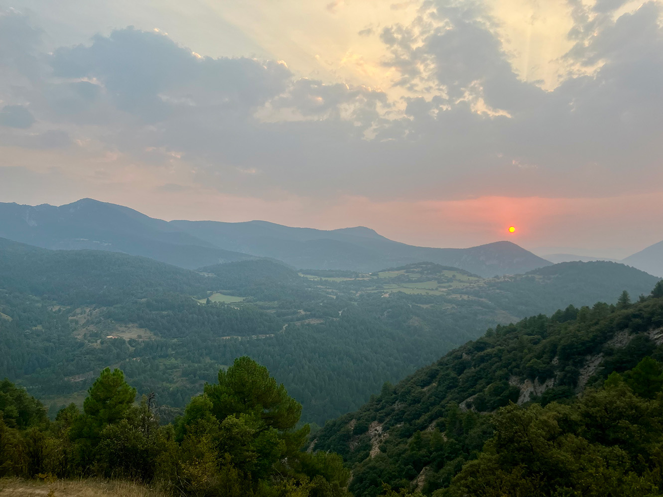 Descriptive alt text